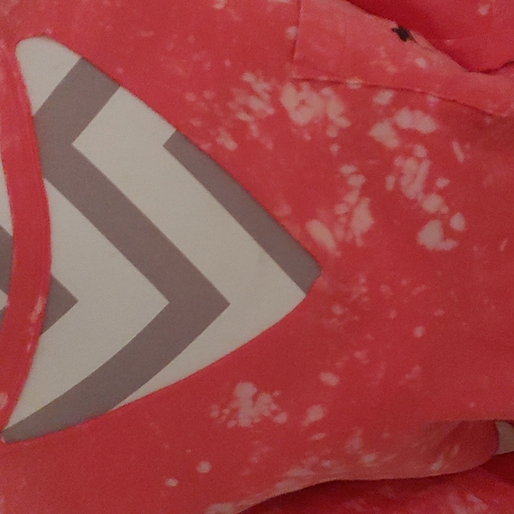 VS Pink Crop Top! - Picture 3 of 7